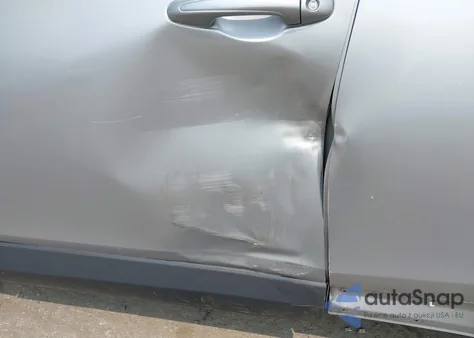 2018 Toyota Rav4 Le z USA, uszkodzony, nr VIN JTMBFREV5JJ203235